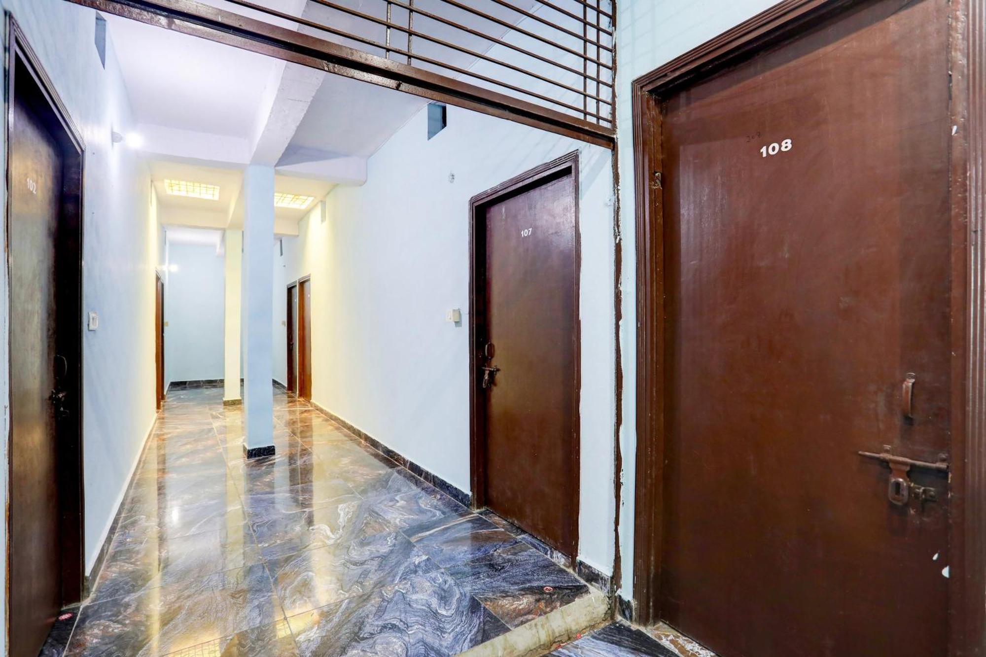Spot On New Diamond Guest House Rudrapur Exterior foto